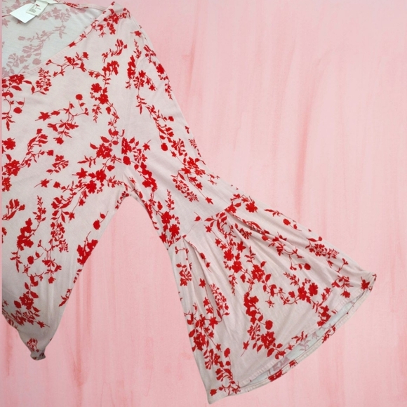 H & M Red & Pink Floral V Neck Top Sz Large - Picture 2 of 4